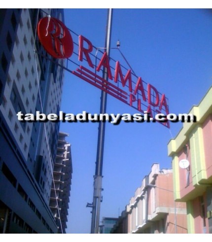 Ramada Hotel Plaza Çatı Tabela