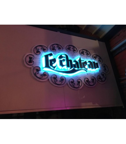 Lechateau Restaurant Yeniköy RGB Ahşap Zemin Tabela