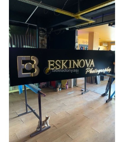 Eskinova Photography kesme krom harf Işıklı tabela