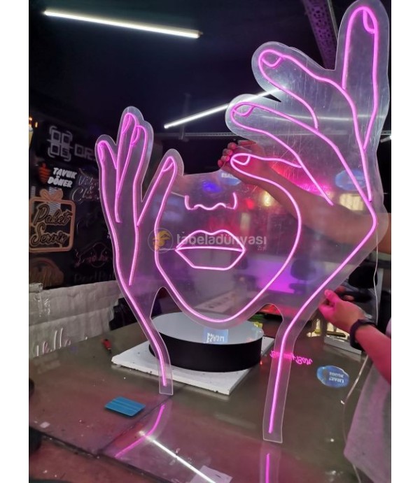 Dilara Toprak beauty center tabela