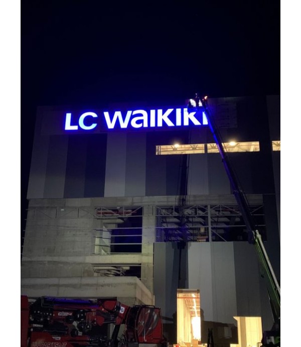 Lc Waikiki Yalova ışıklı kutu harf çatı tabela