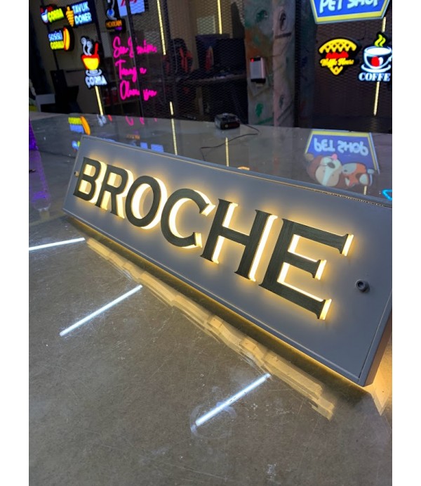 Broche Patine Boyalı Işıklı Tabela