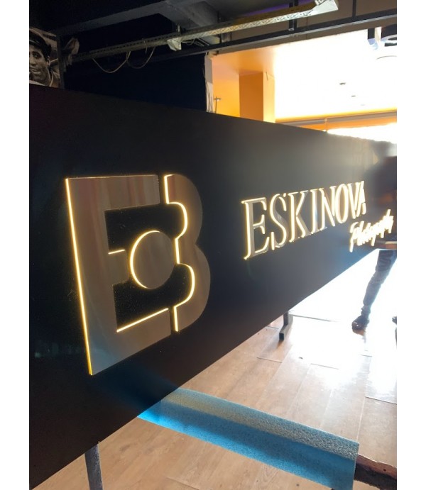 Eskinova Photography kesme krom harf Işıklı tabela