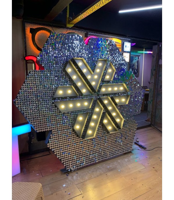 Siberian Wellness'in Işıklı Tabela 