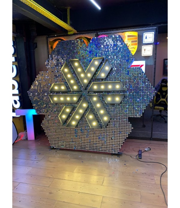 Siberian Wellness'in Işıklı Tabela 