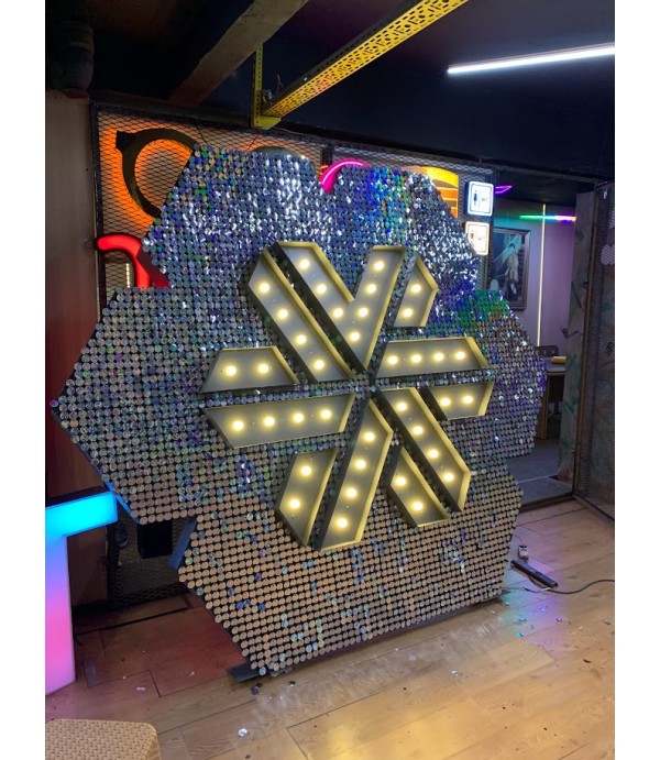 Siberian Wellness'in Işıklı Tabela 