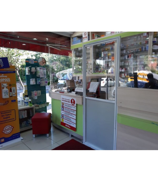 Değer Eczanesi Koruyucu Şeffaf Seperatör