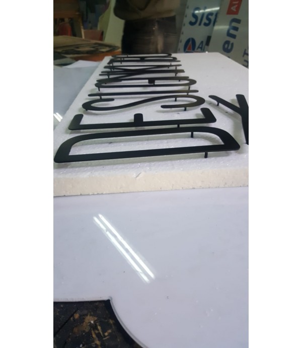 Kitbox Aluminyum saplama ayaklı kesme harf tabela