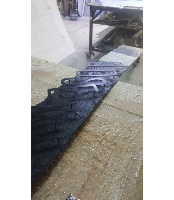 Kitbox Aluminyum saplama ayaklı kesme harf tabela