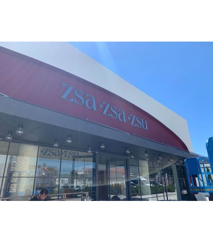 Zsa Zsa Zsu Çeşme Dış Mekan Bronz Işıklı Kutu Harf Tabela