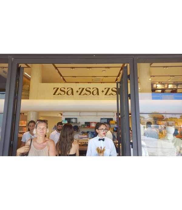 Zsa Zsa Zsu Çeşme İç Mekan Bronz Işıklı Kutu Harf Tabela