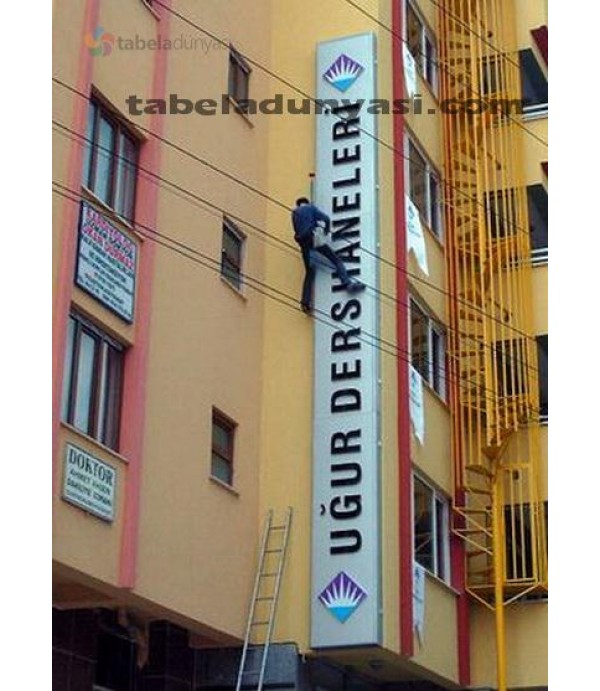 Uğur Dershaneleri merdiven tabela