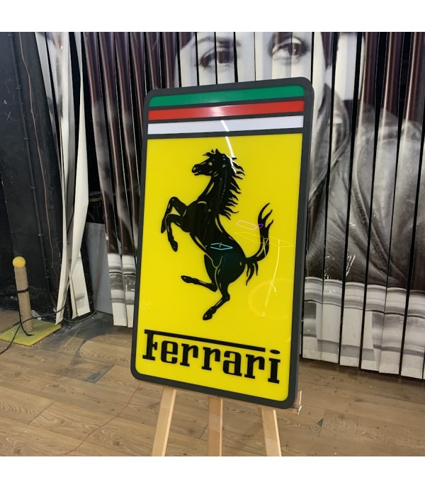 Ferrari garaj tabelası