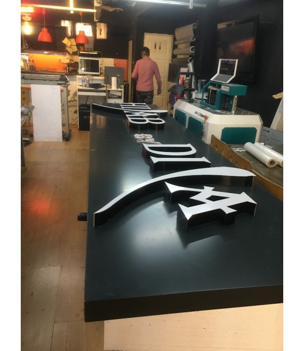 Hijab Moda Evi Almanya  Işıklı Pleksi Kutu Harf Tabela