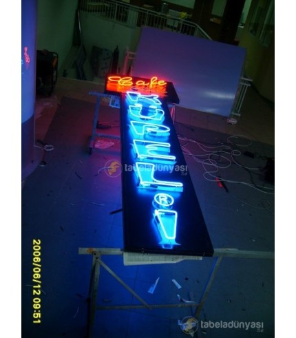 Cafe Küpeli Neon Tabela
