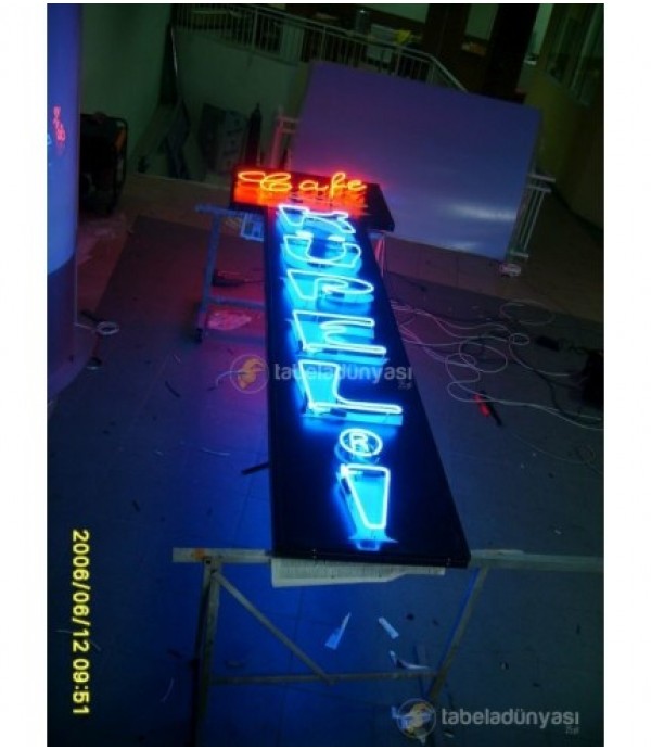 Cafe Küpeli Neon Tabela