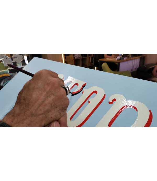 Ahşap zemin üzeri Fırça Boyalı Tabela