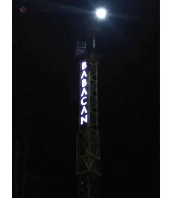 Kule Vinçlerde Işıklı Kutu Harf Uygulamaları