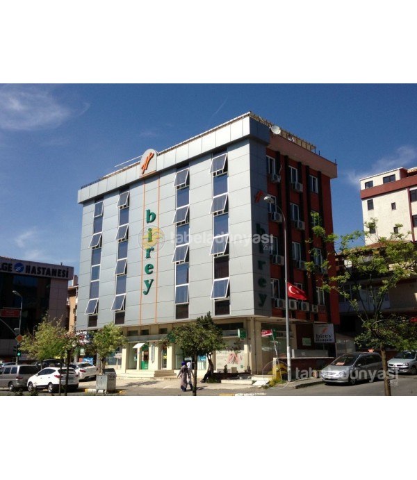 Birey Dershanesi Maltepe şubesinin tabela çalışması