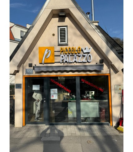 Austria Piccolo Palazzo Işıklı Tabela