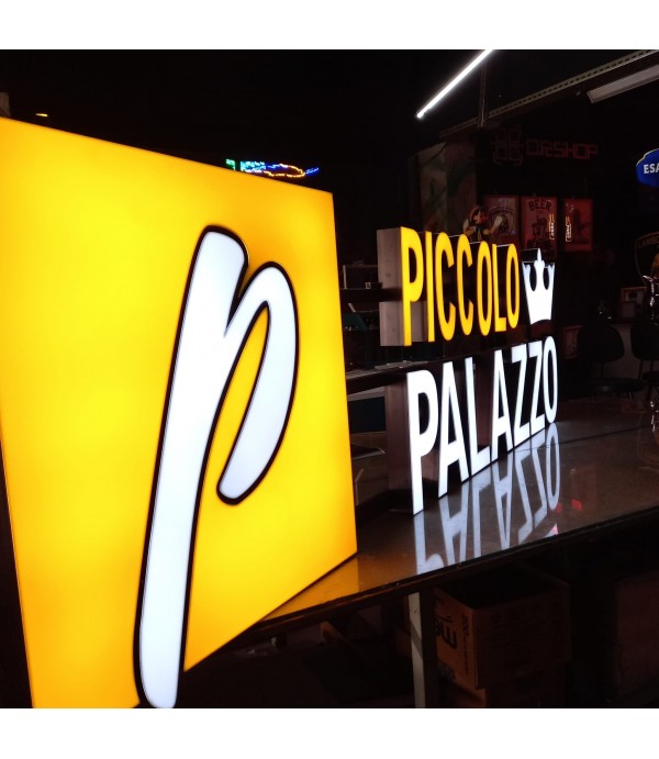 Austria Piccolo Palazzo Işıklı Tabela