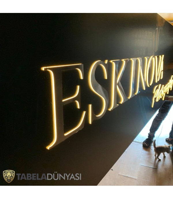 Eskinova Photography kesme krom harf Işıklı tabela