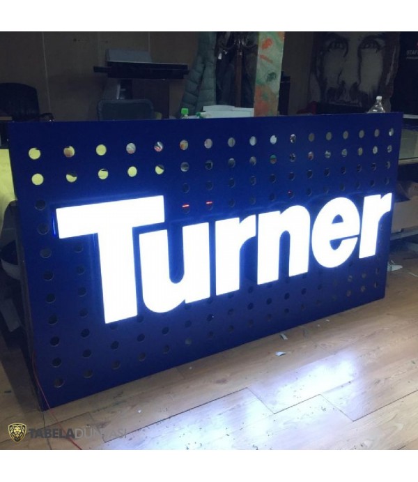 Turner Kule Vinç Üzerine Işıklı Tabela