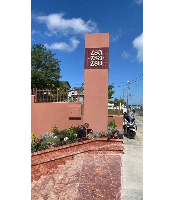 Zsa Zsa Zsu Zekeriyaköy Fileli Bronz Işıklı Totem Tabela