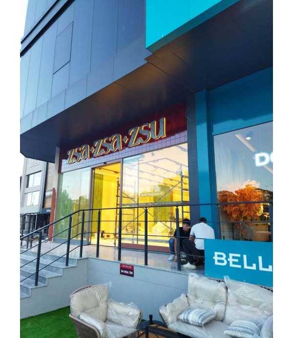 Zsa Zsa Zsu Küçükyalı Mağaza Tabelası