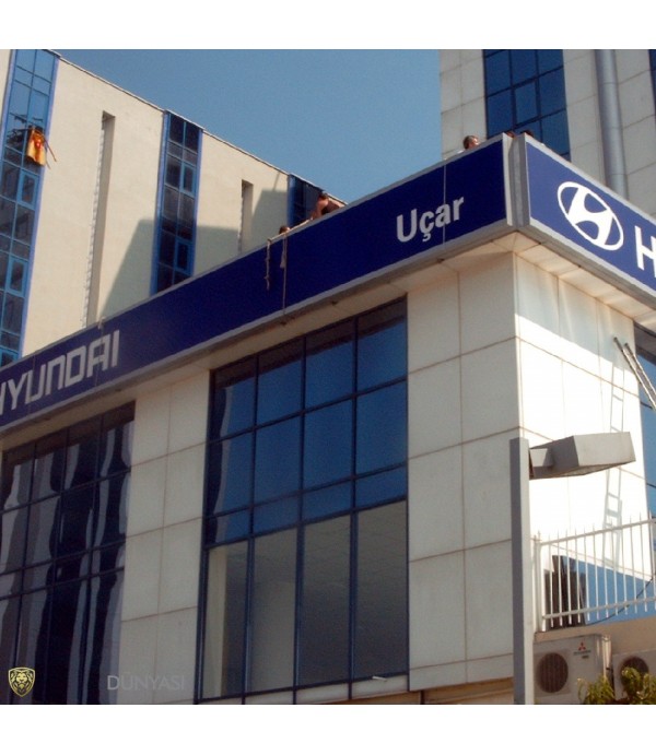 Hyundai Bayisi Işıklı Tabela