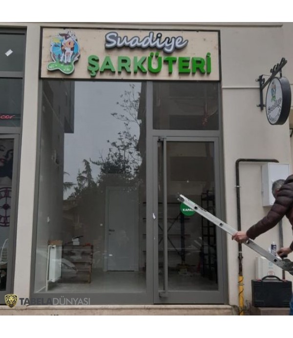 Suadiye Şarküteri Işıklı Ahşap Kutu Harf Tabela
