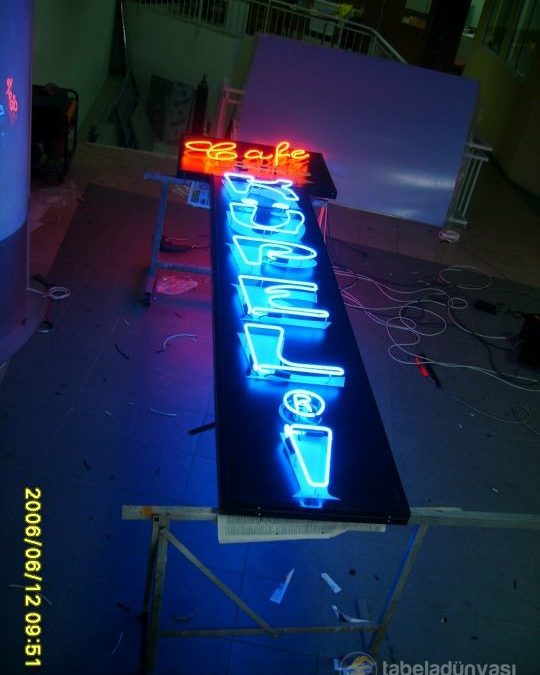 cafe_kupeli_neon_tabela_2