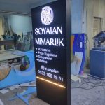 Soyalan mimarlık ışıklı kanopi totem tabela