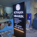 Soyalan mimarlık ışıklı kanopi totem tabela