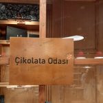 cikolata_odasi_ahsap_tabela